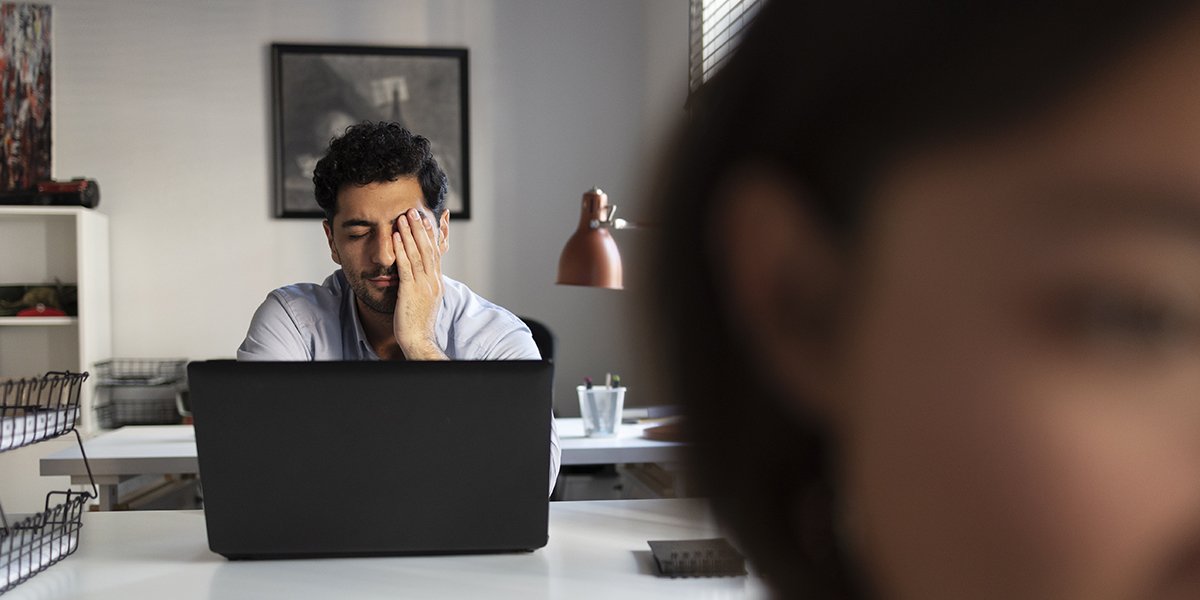 Leia mais sobre o artigo Sinais de esgotamento ou desalinhamento profissional: quando parar para escutar?